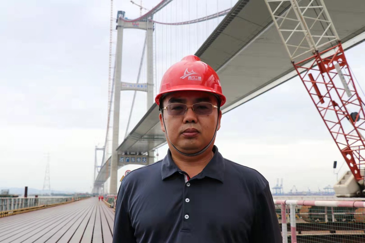 163756215031710.jpg 谭立心 全国五一劳动奖章获得者 93级路桥专业 保利长大工程有限公司.jpg